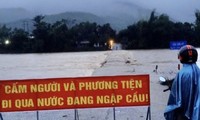 Mưa lớn gây sạt lở ngập lụt, chia cắt nhiều tuyến đường miền núi Quảng Ngãi