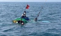The fishing boat carrying 4 Quang Ngai fishermen sank in Hoang Sa