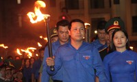 Tuổi trẻ Bình Định thắp nến, dâng hương tri ân các anh hùng liệt sĩ