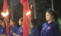 Bình Định đồng loạt thắp nến tri ân các anh hùng liệt sĩ tại 106 nghĩa trang, đài tưởng niệm