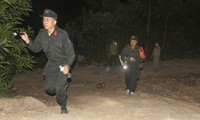 Theo chân 300 cảnh sát cơ động leo núi, xuyên đêm chữa cháy rừng ở Bình Định