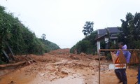 Ảnh hưởng bão số 6: Sạt lở núi chia cắt nhiều tuyến đường, Quảng Ngãi thiệt hại nặng