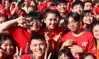 Hoa hậu Tiểu Vy cùng 1000 bạn trẻ nhảy vì sự tử tế