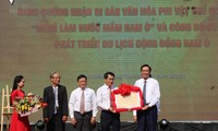 UBND quận Liên Chiểu đón nhận bằng di sản văn hóa phi vật thể quốc gia đối với làng nghề nước mắm Nam Ô và công bố đề án “Phát triển du lịch cộng đồng Nam Ô” với tổng kinh phí đầu tư hơn 46 tỷ