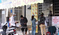 Đà Nẵng: Nơi đóng cửa im lìm, nơi tranh thủ bán trước lệnh cấm dịch vụ ăn uống