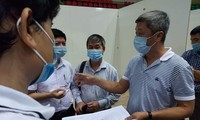 Thứ trưởng Bộ Y tế Nguyễn Trường Sơn, Trưởng Bộ phận thường trực đặc biệt chống dịch COVID-19 của Bộ Y tế tại Đà Nẵng đã đi kiểm tra công tác xây dựng cơ sở điều trị COVID - 19 tại Cung thể thao Tiên Sơn