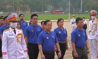 Gương mặt trẻ Việt Nam tiêu biểu năm 2022 báo công dâng Bác