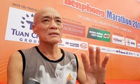 Lão tướng 70 tuổi tiếp tục giữ kỷ lục trên đường chạy Marathon Tiền phong