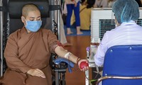 Hàng trăm thanh niên phật tử lên chùa hiến máu, bổ sung lượng máu thiếu hụt giữa mùa dịch 