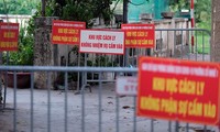 Hà Nội: Cận cảnh phong tỏa 3 tòa nhà trên phố Trần Cung do có ca F0