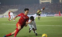 Tuyển Việt Nam thua Indonesia với tổng tỷ số 3-4 sau hai lượt trận ở vòng bán kết. Ảnh: Như Ý