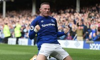 Rooney ăn mừng bàn thắng cho Everton.