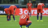 Các cầu thủ Chile thất vọng khi phải làm khán giả tại VCK World Cup 2018.