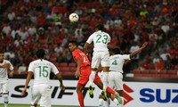 ĐT Indonesia (áo đỏ) nhọc nhằn giành 3 điểm trước Timor Leste.