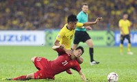 Báo Malaysia chê hàng thủ đội nhà chơi tệ. Ảnh: Vnexpress