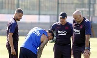Lionel Messi bất ngờ dính chấn thương trong lúc tập luyện.