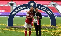 Pierre-Emerick Aubameyang và HLV Arteta nâng cao chức vô địch FA Cup.