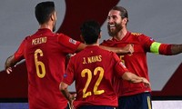 Sergio Ramos tiếp tục thể hiện cái duyên ghi bàn cho ĐT Tây Ban Nha.