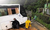 Sạt lở nghiêm trọng đèo Bảo Lộc: Vùi lấp trạm CSGT, 4 người mất tích
