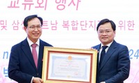 Việt Nam tặng Tổng Giám đốc tổ hợp Samsung huân chương hữu nghị 