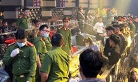 &apos;Đột kích&apos; vũ trường ở Đà Nẵng lúc nửa đêm phát hiện hơn 60 thanh niên phê ma túy