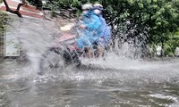 Ứng phó áp thấp nhiệt đới: Đà Nẵng ra công điện khẩn, Quảng Nam cấm biển từ 7h