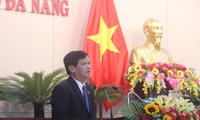 Ông Nguyễn Nho Trung được các đại biểu HĐND thành phố bầu làm chức danh Chủ tịch HĐND thành phố Đà Nẵng. Ảnh Nguyễn Thành