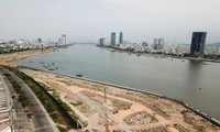 Đà Nẵng sẽ điều chỉnh quy hoạch các dự án dọc sông Hàn. Ảnh: Nguyễn Thành
