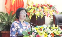Bà Đặng Thị Kim Liên (Chủ tịch UBMTTQ TP Đà Nẵng) phát biểu tại kỳ họp thứ 15, HĐND TP Đà Nẵng khoá IX. 