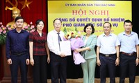 Chủ tịch UBND tỉnh Bắc Ninh Nguyễn Hương Giang trao quyết định bổ nhiệm Phó Giám đốc Sở Nội vụ.