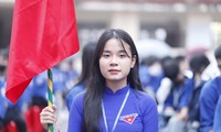 Một đoàn viên tỉnh Bắc Giang tham gia ra quân Tháng Thanh niên. Ảnh: Nguyễn Thắng.