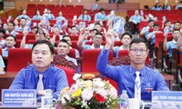 Đại biểu bầu Đoàn Chủ tịch tại Đại hội đại biểu Hội LHTN Việt Nam tỉnh Bắc Giang lần thứ VI, nhiệm kỳ 2024 - 2029. Ảnh: Nguyễn Thắng