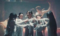 NewJeans đưa thần thoại La Mã vào MV mới, có cameo khiến fan điện ảnh bật ngửa