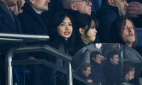 Lisa BLACKPINK được bắt gặp đi xem bóng đá ở Paris, bạn trai tin đồn cũng có mặt