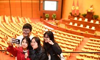 Khám phá nét đẹp Hà Nội cùng 55 sinh viên nhận học bổng Nâng Bước Thủ Khoa 2023