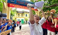 Tranh cãi điểm chuẩn vào lớp 10 tại Hà Nội: Trường top dù &quot;rớt đài&quot; vẫn đẳng cấp