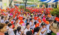 Hà Nội: Niềm vui đầy ắp trong ngày tựu trường của học sinh trường Tiểu học Vĩnh Tuy