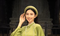 Hoa hậu Thùy Tiên nói rõ một câu về chuyện tình cảm, có nhắc đến Quang Linh Vlogs không?