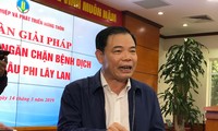 Bộ trưởng NN&PTNT Nguyễn Xuân Cường kêu gọi người dân bình tĩnh, không mang mang, không quay lưng với thịt lợn. 