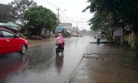Mưa dông kèm theo lốc, sét, mưa đá có thể xuất hiện ở Tây Nguyên và các tỉnh từ Quảng Bình đến Phú Yên những ngày tới.