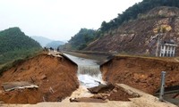 Bộ NN&PTNT yêu cầu sớm khắc phục sự cố vỡ kênh chính dẫn nước Hệ thống thuỷ lợi Cửa Đạt (Thanh Hoá)