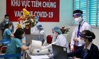 Việt Nam tiếp tục tiêm vắc-xin phòng COVID-19 đúng kế hoạch. Ảnh: Như Ý 