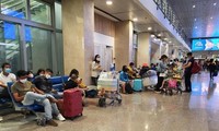 Nguyên nhân gây thiếu xe, loạn giá ở sân bay Tân Sơn Nhất