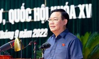 Chủ tịch Quốc hội Vương Đình Huệ trả lời cử tri huyện Thủy Nguyên (TP Hải Phòng).