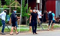 Hàng chục thanh niên bịt mặt cầm dao, mã tấu đuổi chém nhau gây náo loạn ở Đồng Nai