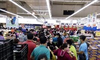 Đồng Nai cấm chợ, người dân chen nhau đến siêu thị