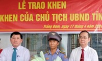  UBND tỉnh Đồng Nai tặng bằng khen cho nhân viên gác chắn đường sắt dũng cảm cứu người 