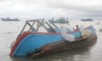 Nhiều tàu thuyền của ngư dân Vũng Tàu bị bão số 9 quật tan tành