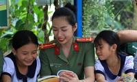 Tuổi trẻ Công an TPHCM vui xuân, đón Tết sớm cùng quân dân xã đảo Thạnh An