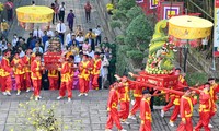 Lãnh đạo TPHCM dâng cúng bánh tét lên Quốc tổ Hùng Vương 